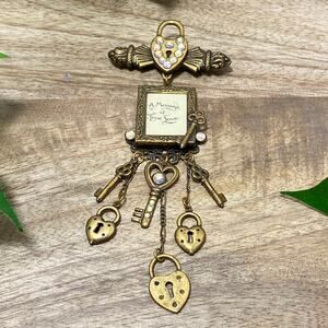 Top Shelf Jewelry Photo Frame Locket Keys to Your Heart Brooch Lapel Pin Vintage